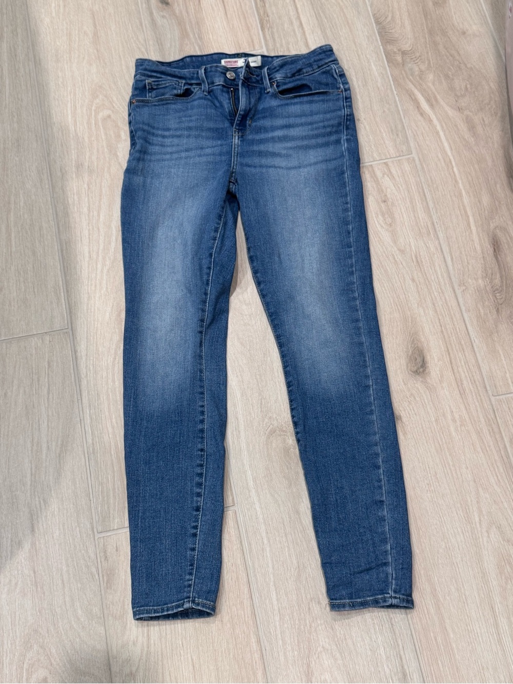 Signature by Levi Strauss Mid Rise Skinny Jeans